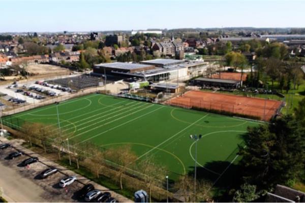 Aménagement terrain de hockey en gazon synthétique et mini pitch - Sportinfrabouw NV